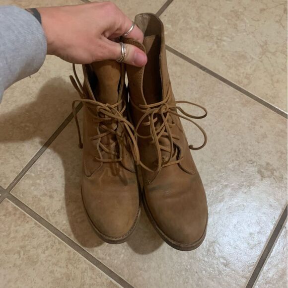 UGG Heeled Booties size 8 - Picture 2 of 9